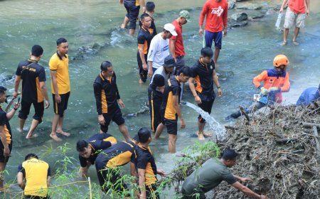 Polres Ngawi Tanamkan Kepedulian Lingkungan Lewat Aksi Sungai